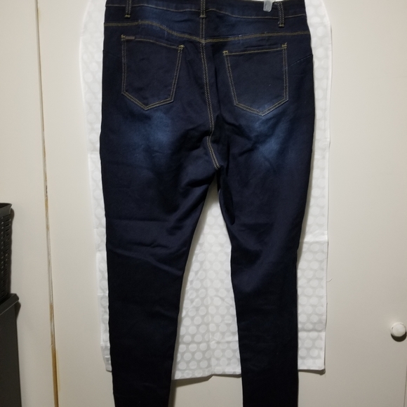 City Chic Harley Midrise Ankle Grazer Jean's, Darkwash, 16R Excellent co… - Picture 2 of 4
